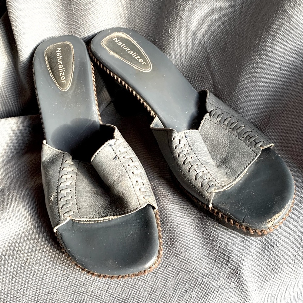 Naturalizer blue grey slip on sandals with low wedge heel size 9